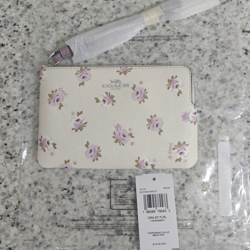 Coach Corner Zip Wristlet With Floral Print (Lilac/White)